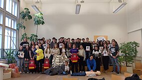 Erste-Hilfe-Grundkurs: „Denn für das LEBEN nicht nur für die Schule lernen wir" Gruppenfoto Erste Hilfe