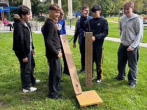 Bildautoren: Veronika Thanner/Daniel Pötz Teambuilding-Spiel Burschen